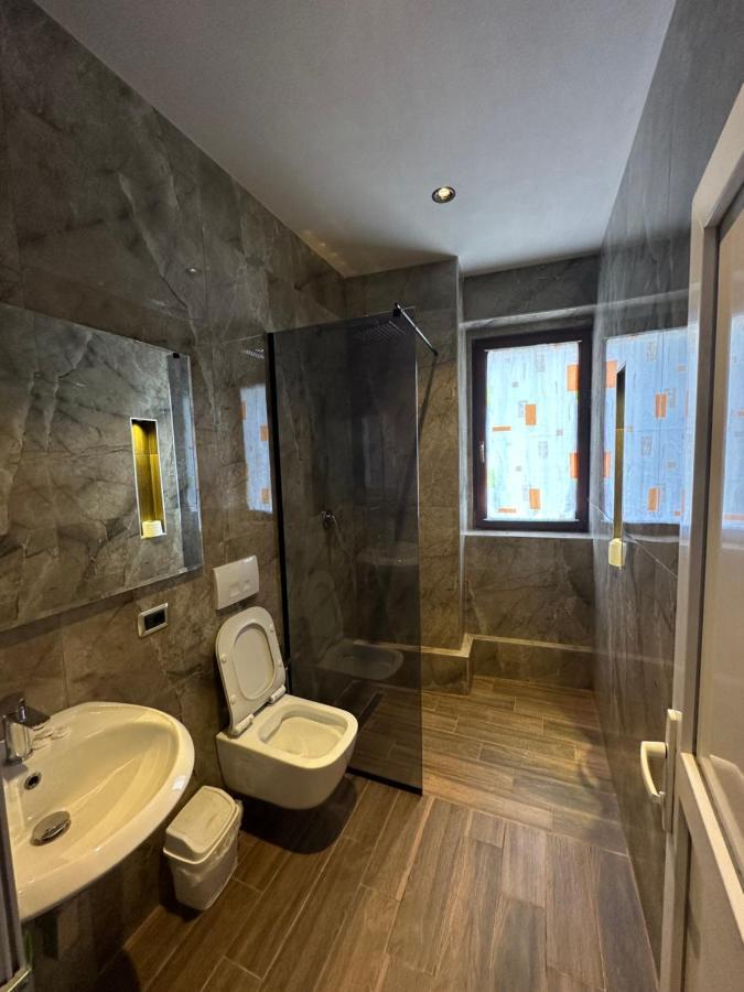 Hotel Gjallica Kukes 외부 사진