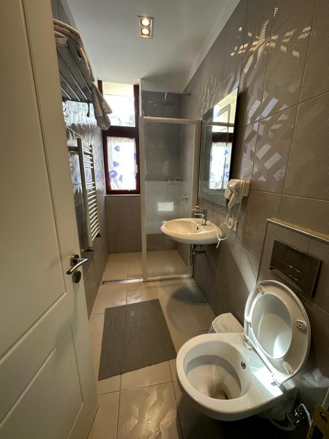 Hotel Gjallica Kukes 외부 사진
