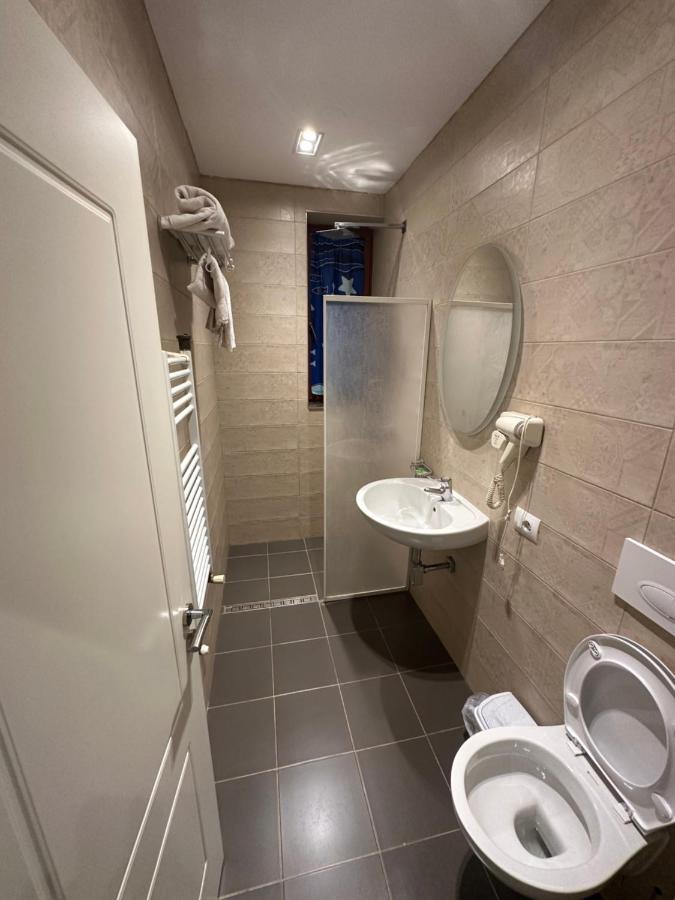 Hotel Gjallica Kukes 외부 사진